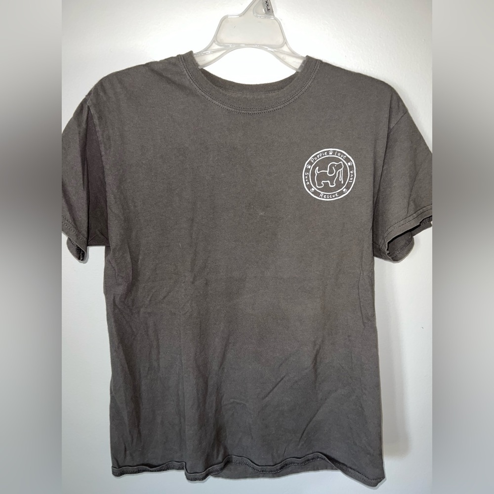 Dog shirt, size medium and fits like a medium, grey